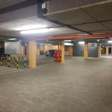 Garden Apartment Cracow- Shopping Mall 1Min, Underground Parking, Family Friendly, City Center Krakow Exterior photo