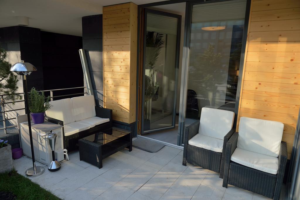 Garden Apartment Cracow- Shopping Mall 1Min, Underground Parking, Family Friendly, City Center Krakow Exterior photo