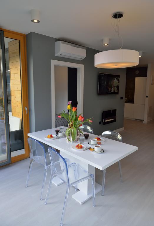 Garden Apartment Cracow- Shopping Mall 1Min, Underground Parking, Family Friendly, City Center Krakow Exterior photo