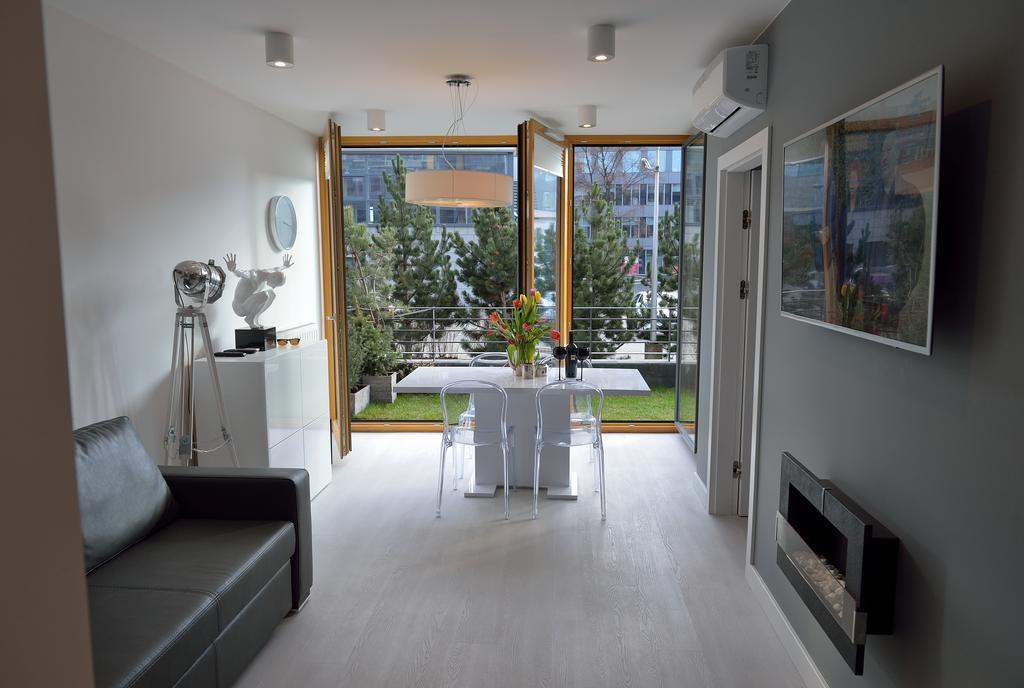 Garden Apartment Cracow- Shopping Mall 1Min, Underground Parking, Family Friendly, City Center Krakow Exterior photo