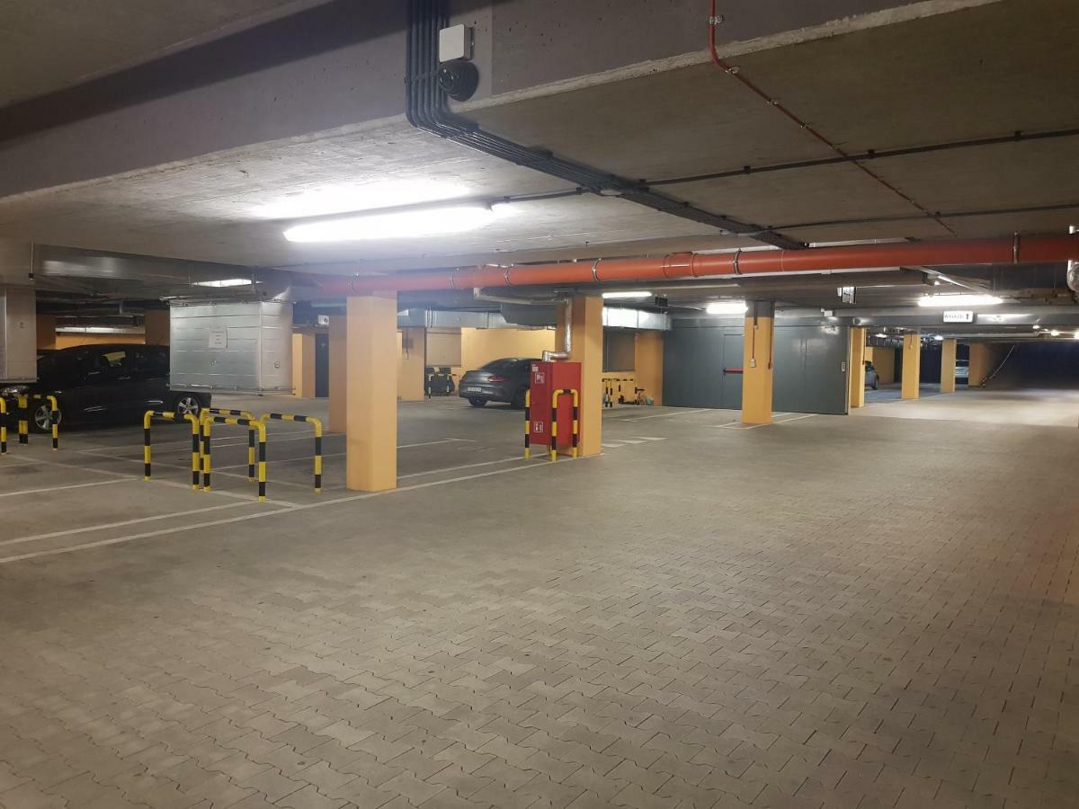 Garden Apartment Cracow- Shopping Mall 1Min, Underground Parking, Family Friendly, City Center Krakow Exterior photo
