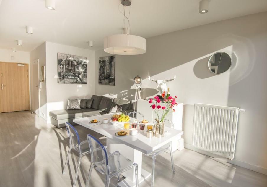 Garden Apartment Cracow- Shopping Mall 1Min, Underground Parking, Family Friendly, City Center Krakow Exterior photo