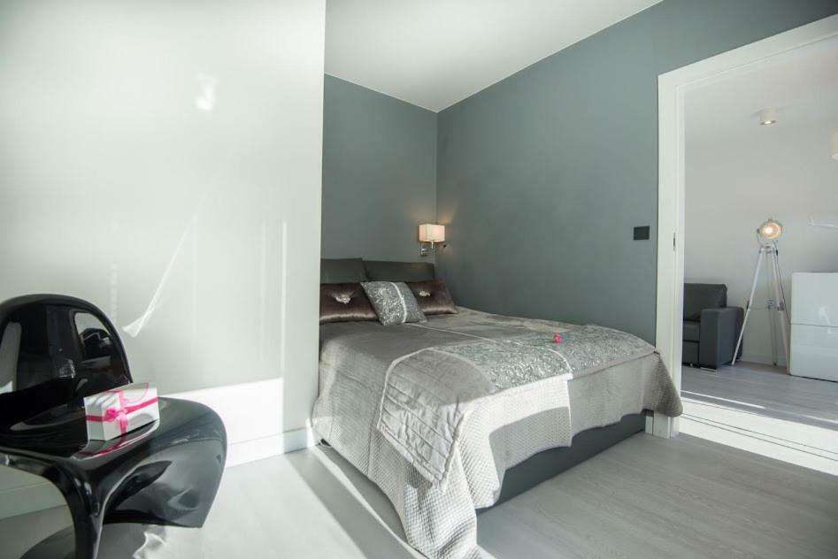 Garden Apartment Cracow- Shopping Mall 1Min, Underground Parking, Family Friendly, City Center Krakow Exterior photo